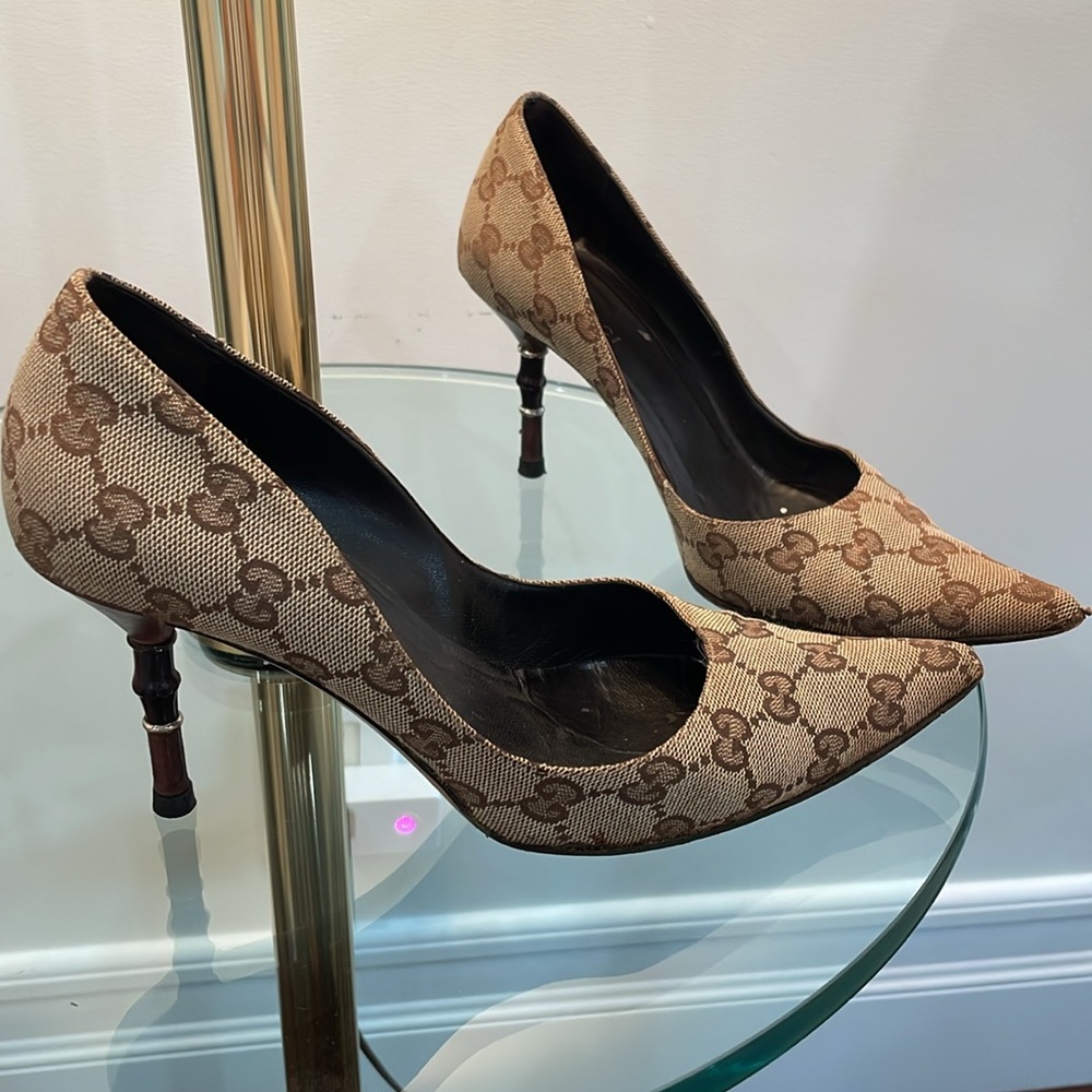 GUCCI MONOGRAM BAMBOO HEELED PUMPS - Picture 6 of 14
